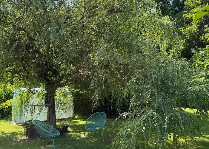 Arduinna's Nest Couette-café